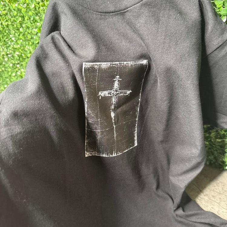 Small distressed cross print detail
