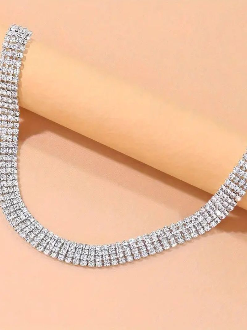 Elegant Rhinestone Choker Necklace - Silvery-Plated Sophistication